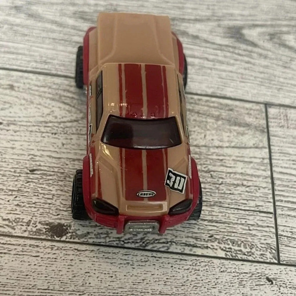 2001 Mattel Hot Wheels Mega Duty Malaysia Tan and Red - Picture 5 of 10